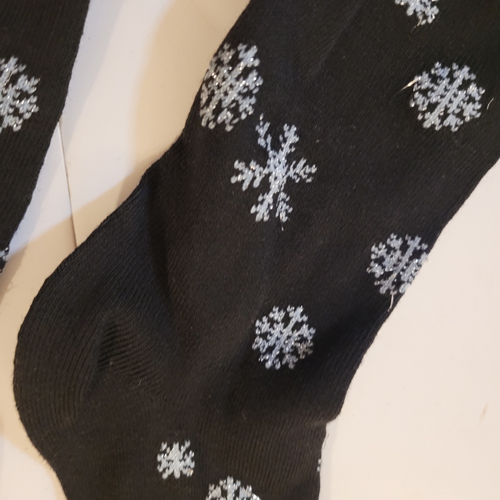 NWOT❄Snowflake socks - Picture 3 of 5